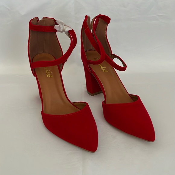 Red heels - Picture 1 of 3